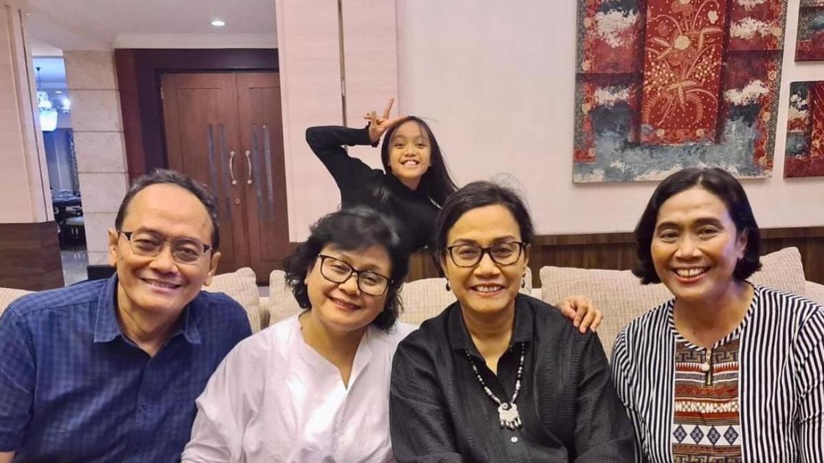 Foto-foto Sri Mulyani Kumpul dengan Kakak dan Adik, Seru Sambil Cerita Tentang Masa Kecil