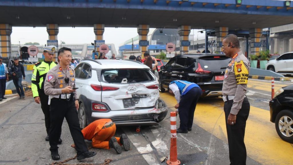 Sopir Pikap Korban Kecelakaan Gerbang Tol Halim Alami Pendarahan Otak, 3 Lainnya Sudah Boleh Pulang