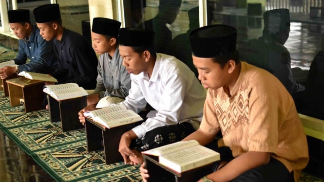 5 Keutamaan Membaca Al-Quran di Bulan Suci Ramadhan