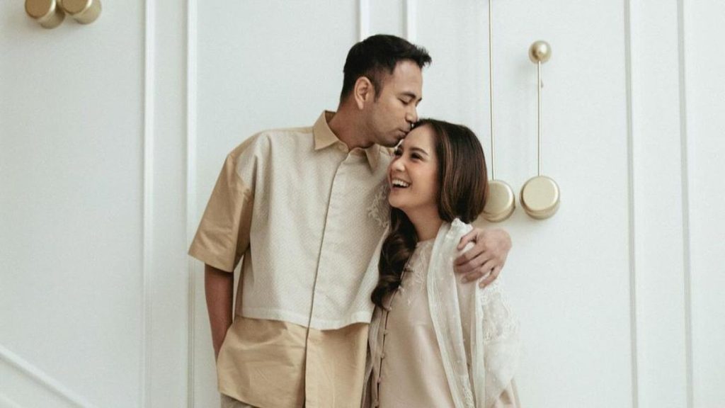 Family Portrait Raffi Ahmad dan Nagita Slavina Sambut Lebaran, Rayyanza dan Rafathar Curi Perhatian