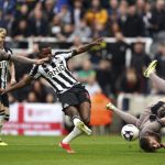 Hasil Newcastle United vs Tottenham 4-0: Isak Cetak Brace