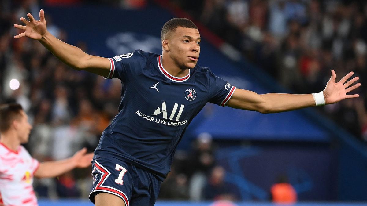 Top 3 Berita Bola: Manchester United Coba Ambil Untung dari Kedatangan Mbappe di Real Madrid