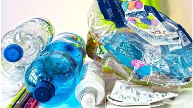 Benarkah Ada Plastik yang Bisa ‘Bunuh Diri’