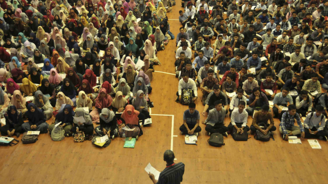 UKT Naik Dinilai Ancam Generasi Emas Indonesia, Jokowi Diminta Turun Tangan