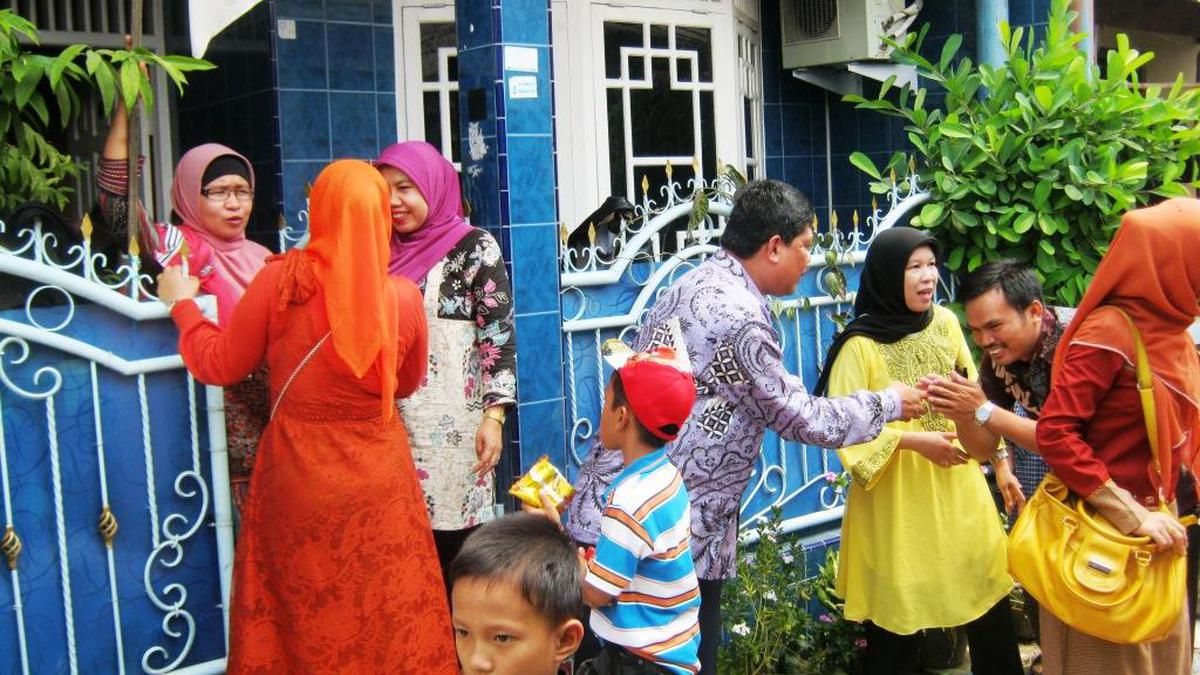 6 Adab Menerima Tamu Saat Open House Selama Lebaran, Tuan Rumah Perlu Tahu