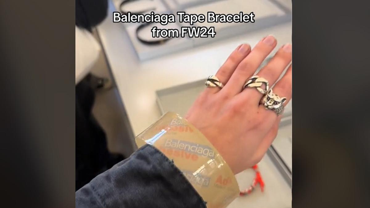 Balenciaga Jual Gelang Selotip Rp51 Jutaan, Dianggap Lelucon dan Barang Sampah