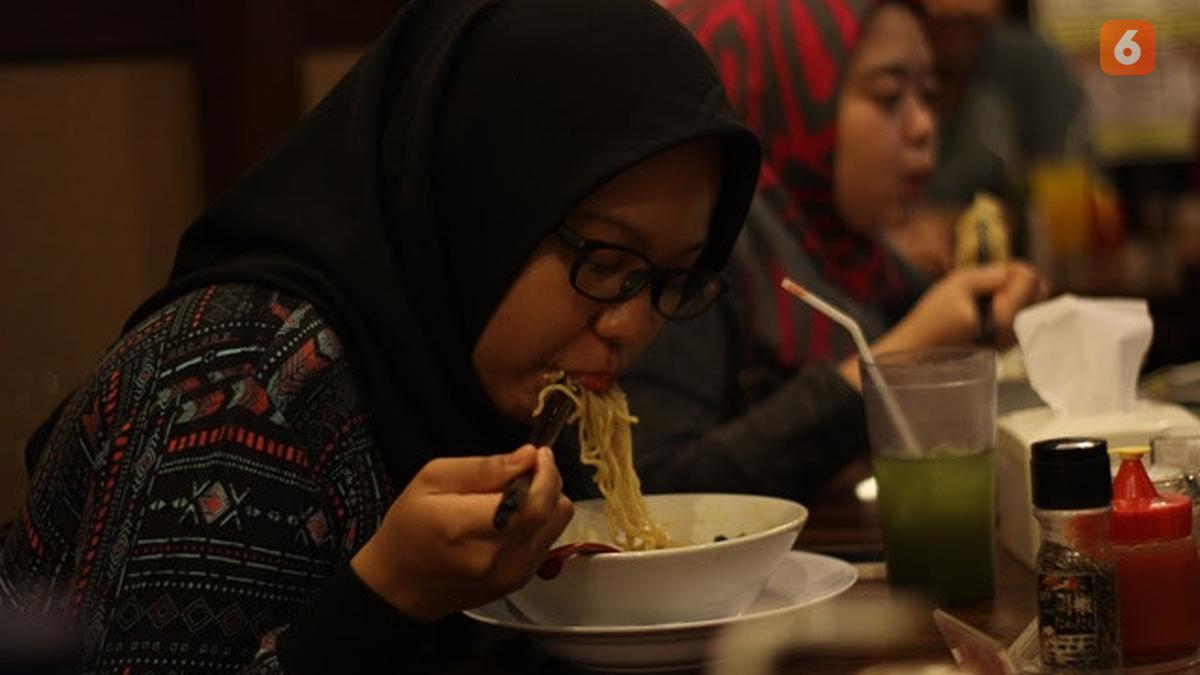 Mengantuk Setelah Makan Siang, Ini Penyebab dan Tips Mengatasinya