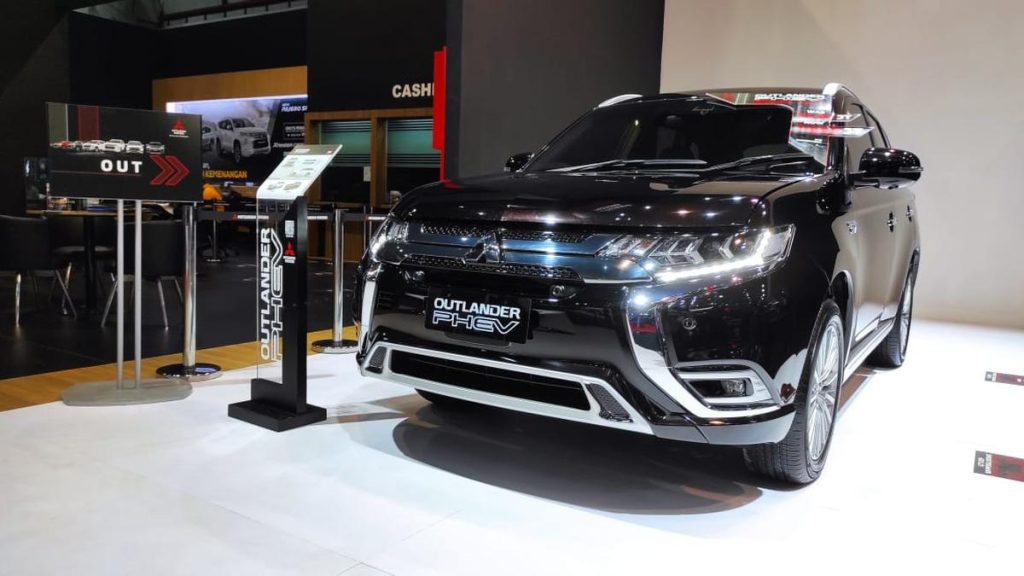 Mitsubishi Resmi Hentikan Penjualan Outlander PHEV di Indonesia