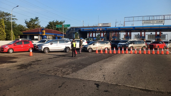 Panduan Mengemudi Aman di Jalur Contraflow