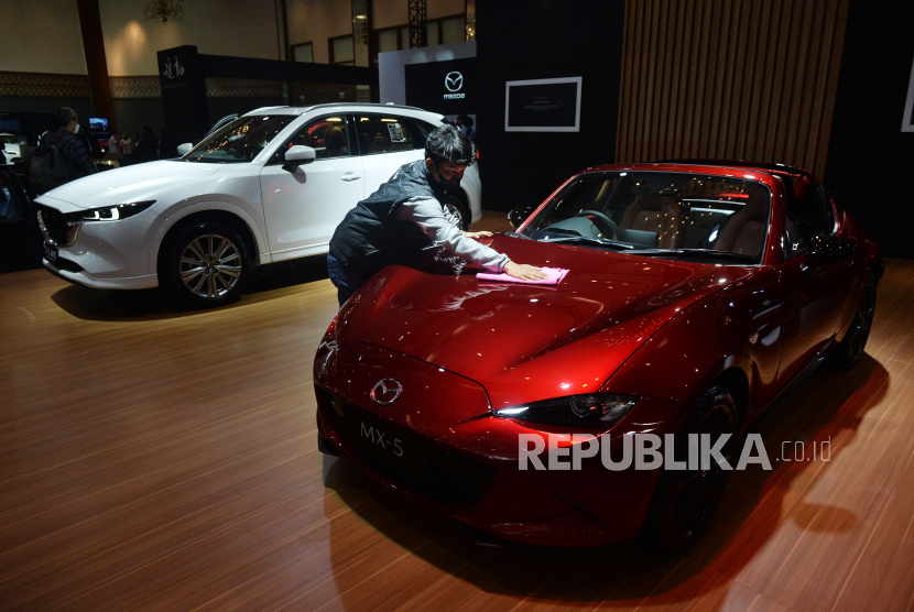 Presiden Mazda Minta Maaf atas Skandal Uji Kendaraan