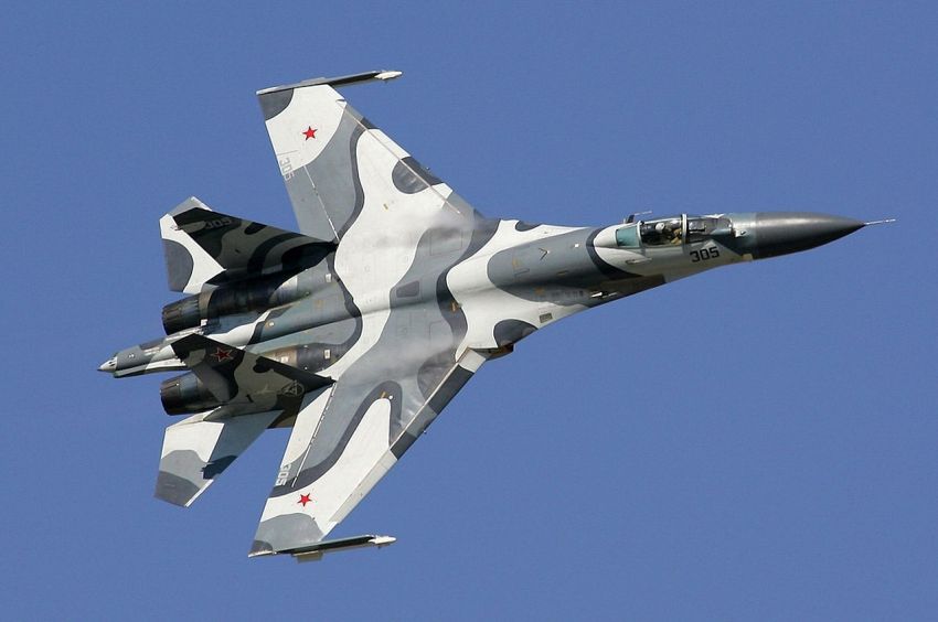 Sukhoi Su-27: Sang Elang Besi Penjaga Langit Nusantara, Spesifikasi dan Keunggulannya