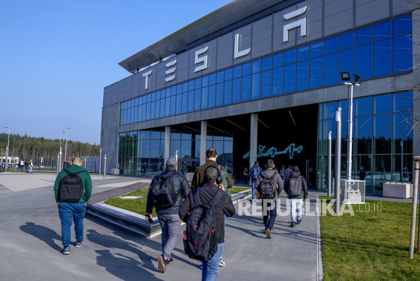 Tesla Pangkas Jadwal Produksi Mobil Listrik di Jerman, Ini Alasannya