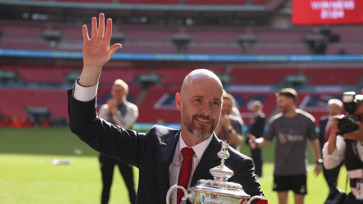 Erik ten Hag Persembahkan Trofi Piala FA, Manchester United Tetap Dekati 2 Calon Pelatih Baru