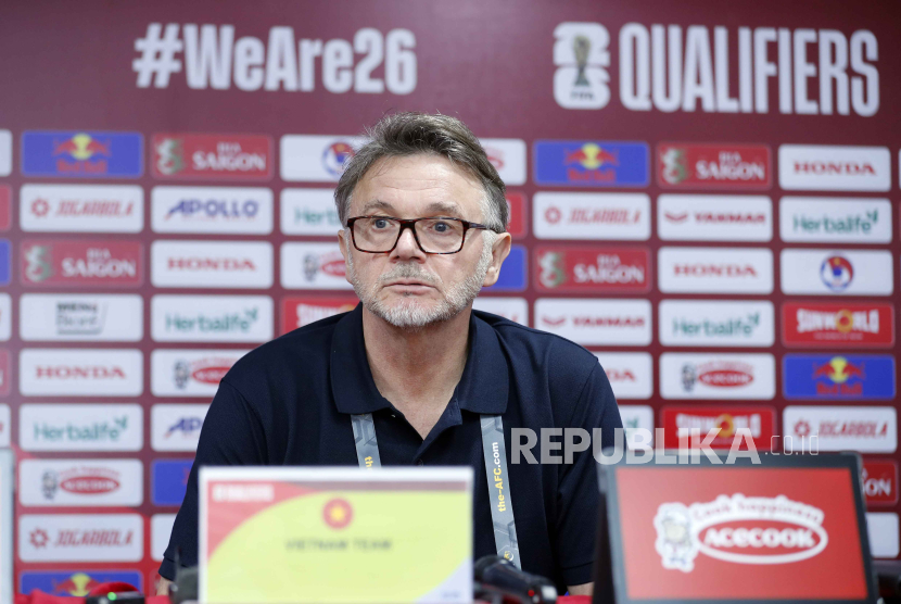 Usai Kalah dari Indonesia, Federasi Sepak Bola Vietnam Pecat Phillipe Troussier