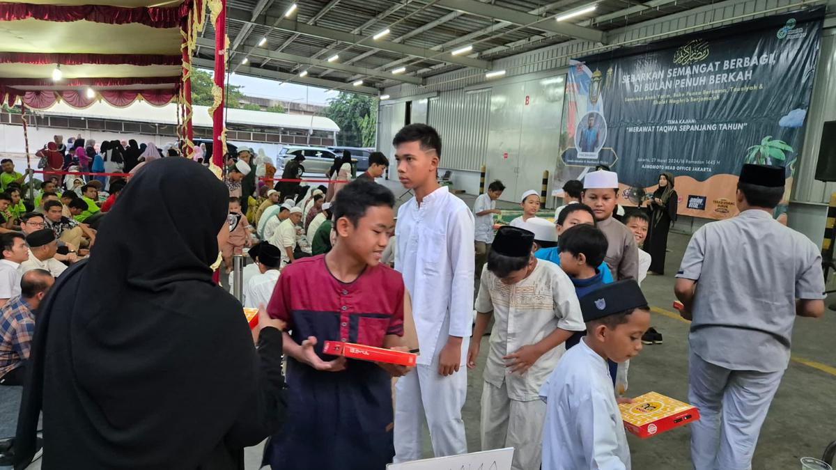 Berbagi Santunan dan Ajak 600 Anak Yatim Buka Puasa Bersama di Bulan Ramadhan