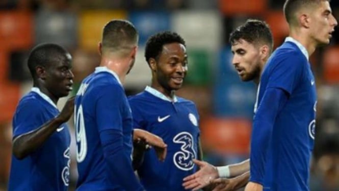 Chelsea Proteksi Raheem Sterling dari Hinaan Fans