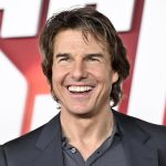 Hadiri Eras Tour Taylor Swift, Tom Cruise Terima Gelang Persahabatan dari Swifties