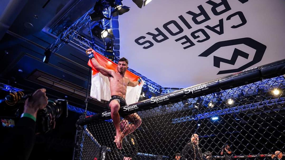 Jagoan MMA Indonesia Eperaim Ginting Tampil di Cage Warriors 171, Lawan Petarung Irlandia