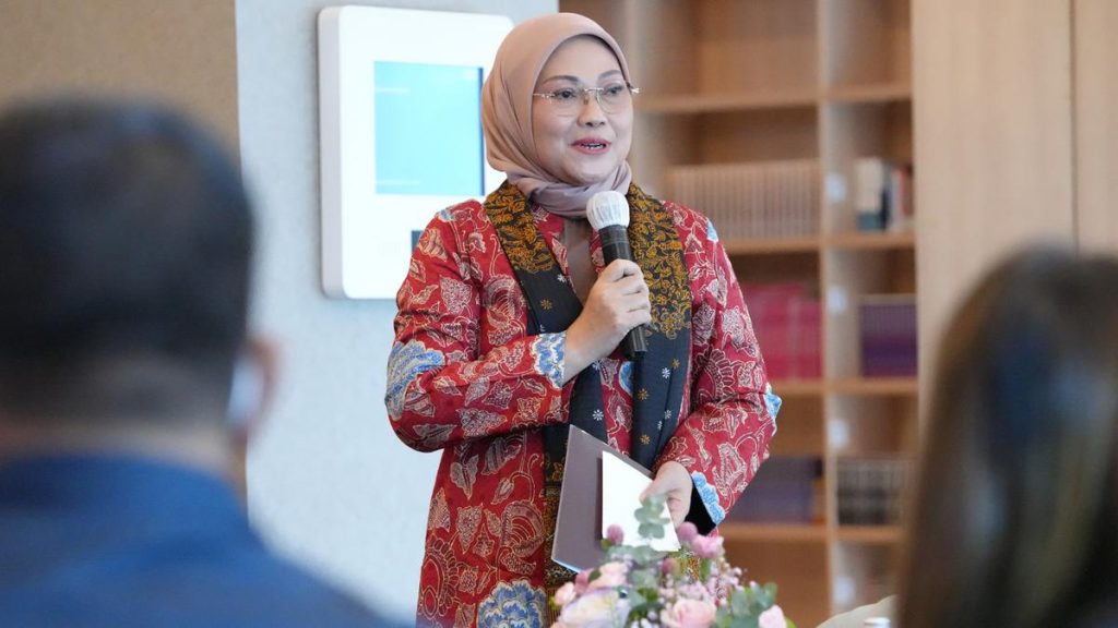 Pionir Transformasi dan Kemitraan Ketenagakerjaan, Menaker Ida Fauziyah Raih Anugerah Perempuan Hebat 2024