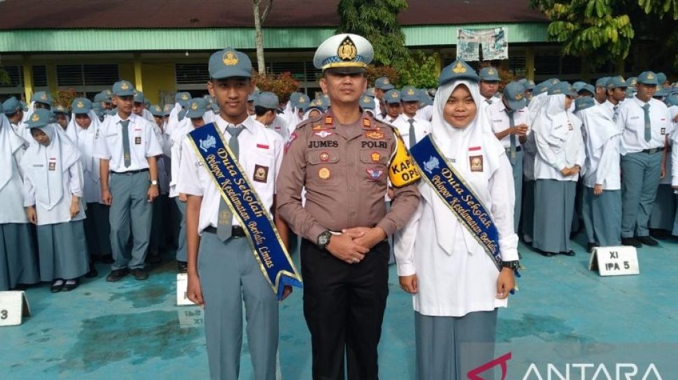 Program Police Goes to School, Polres Solok Lantik Duta Sekolah Keselamatan Berlalu Lintas Bagi Siswa