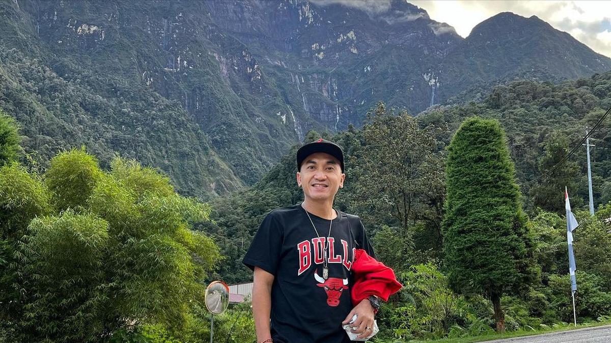 Rico Ceper Rindu Momen Nikmati Mie Instan dan Teh Hangat di Jalur Puncak Sebelum Pedagang Digusur