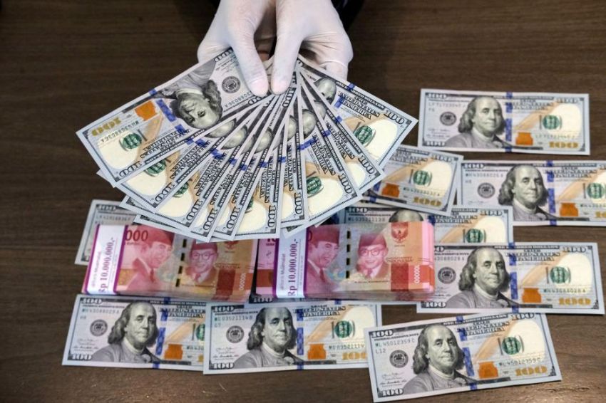 Rupiah Ditutup Menguat ke Rp16.185 Usai The Fed Tahan Suku Bunga