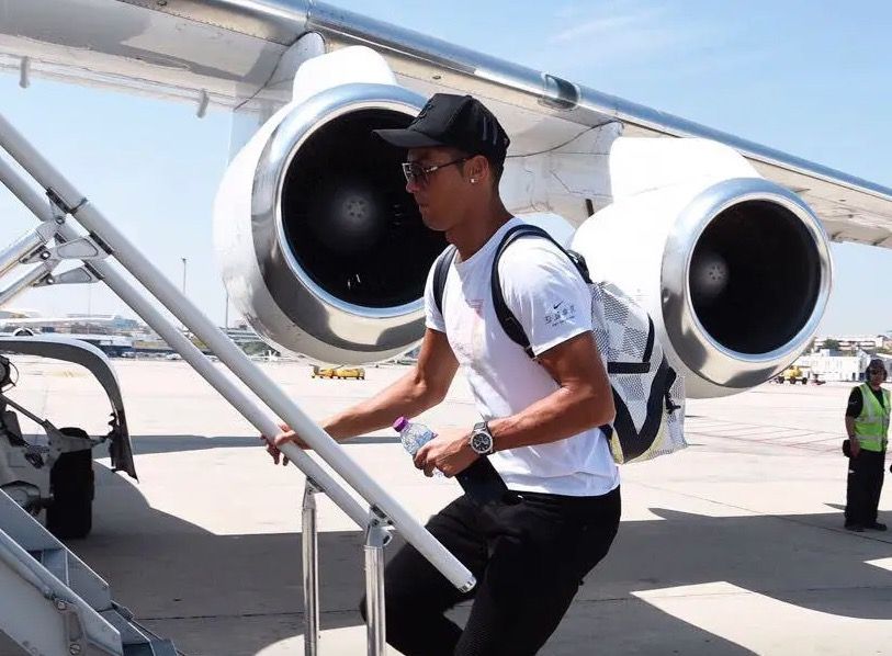 Cristiano Ronaldo Butuh Waktu 7 Tahun Beli Jet Pribadi Gulfstream G650