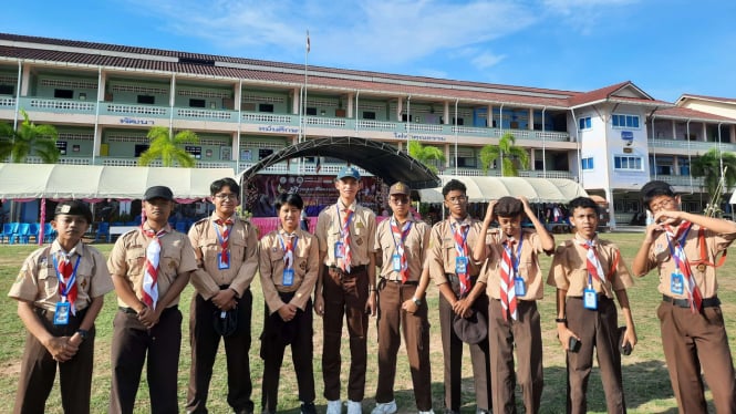 Pengalaman Siswa IDN Ikuti Kemah Pramuka Internasional di Thailand Berbagi Ilmu IT