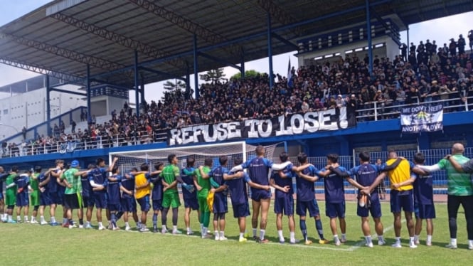 Jadwal Siaran Langsung Sepakbola, Ada Big Match Persib Bandung Vs Persija Jakarta