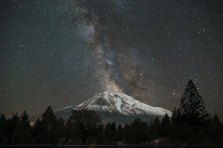 Dipercaya sebagai Istana Jin dan Alien, Shasta Tak Kalah Angker dari Gunung di Indonesia