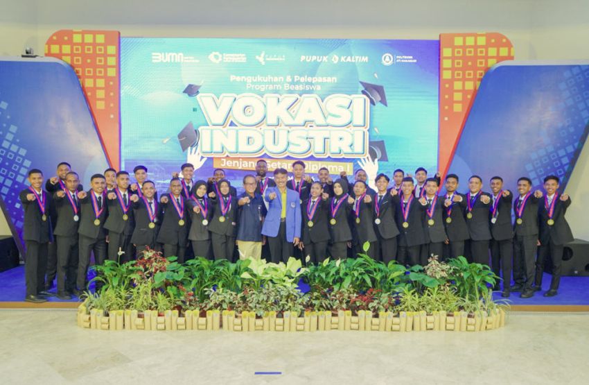 Wujudkan SDM Unggul, 30 Siswa Penerima Beasiswa Vokasi Industri Diwisuda