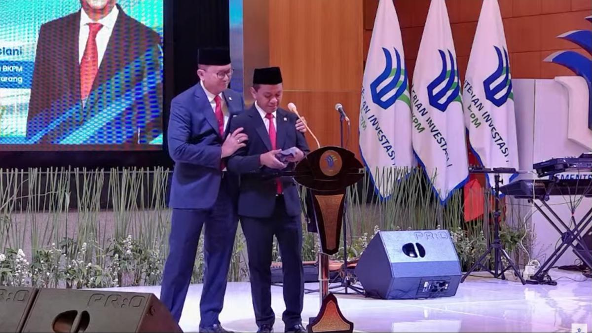 Momen Haru Sertijab Menteri Investasi, Tangis Bahlil Lahadia Pecah di Depan Rosan Roeslani