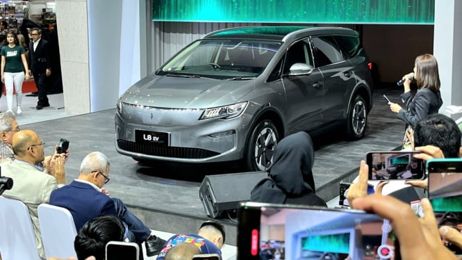 MPV Listrik Aletra L8 Resmi Meluncur, Harga Rp400 Jutaan